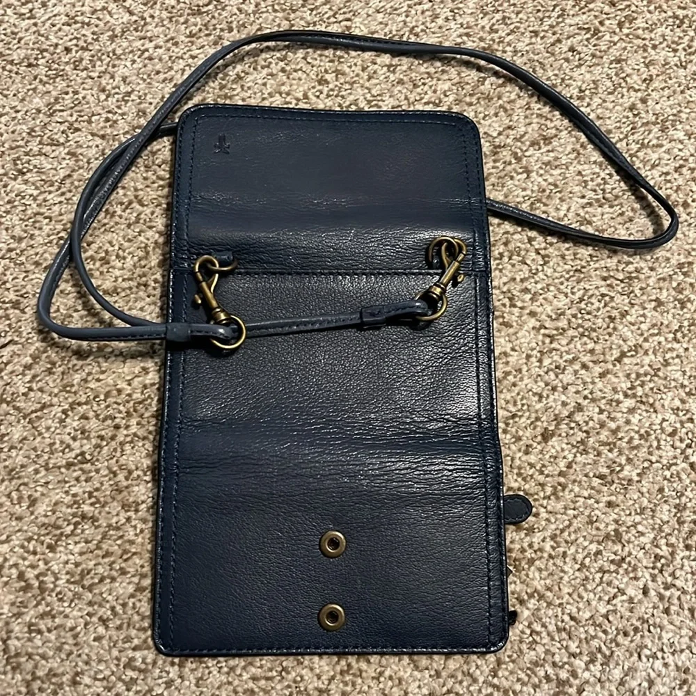 Frye Lily Phone Crossbody Wallet - Navy NWT - Picture 8 of 8